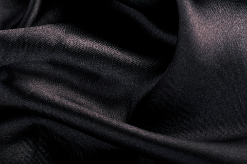 Fényes fekete selyem