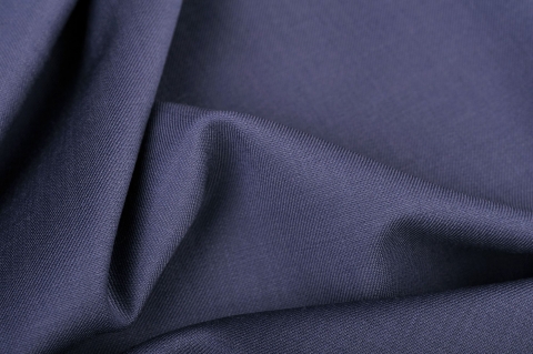 Középkék 45% gyapjú, 55% poliészter