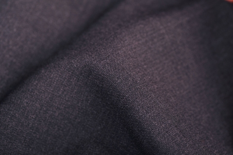 Vászonszövésű sötétszürke 98% gyapjú, 2% elasztán